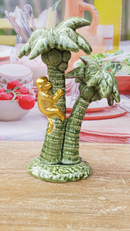 Palm tree with monkey