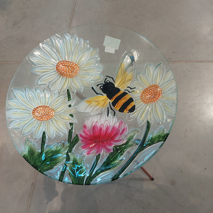 Bird Bath Daisies & Bee 18"