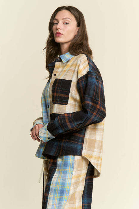 MULTICOLOR PLAID BUTTON DOWN TOP