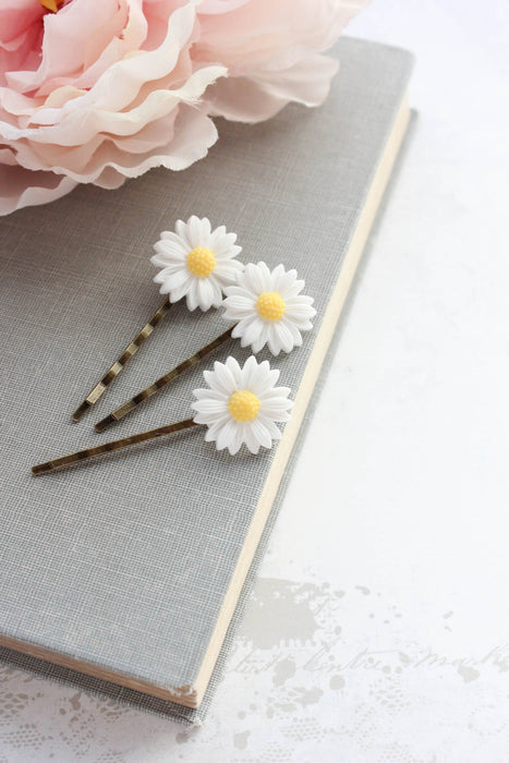 Daisy Bobby Pins - Set of 3