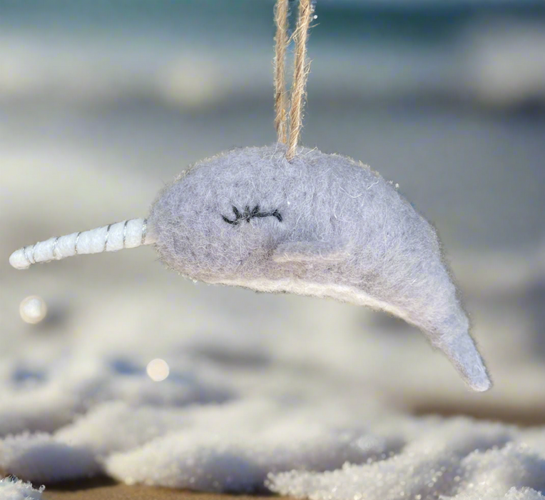 Orn. Narwhal w/Mistletoe