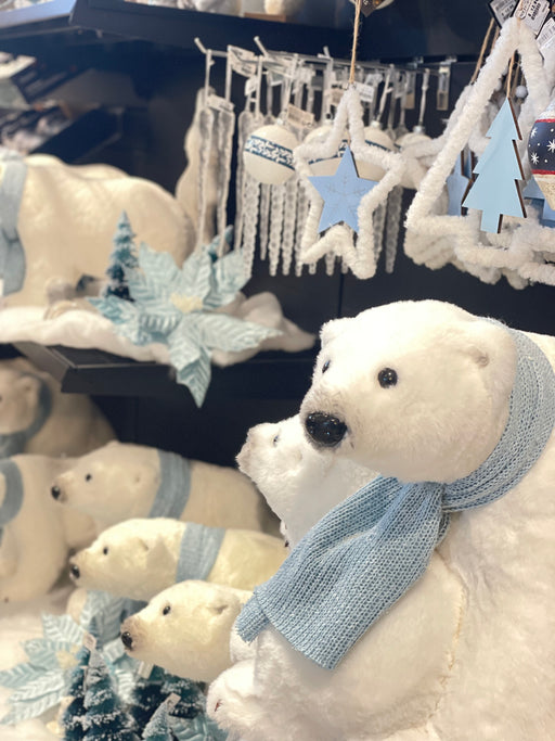 Polar Bear w/Cub & Bl Scarf