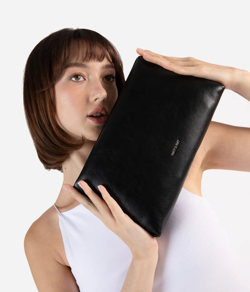 BLACK DAKOTA FORUM CLUTCH BAG