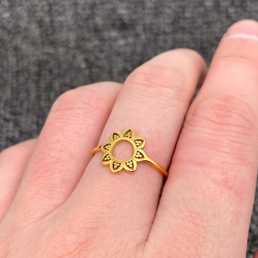Hollow Sunflower 18K Gold Plated Stainless Steel Ring - FGS