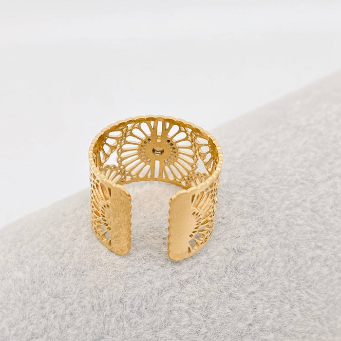 Shell Hollow Flower Design 14K Gold Plated Ring - FGS