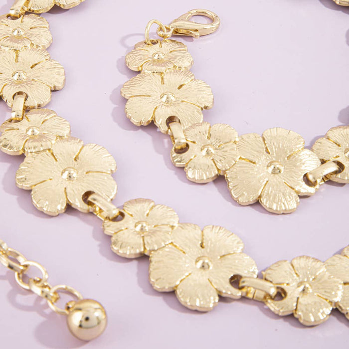 Textured Flower Link Chain Belt