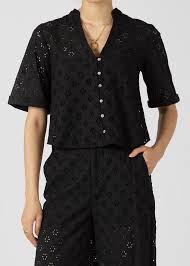 BUTTON UP BLACK LACE
