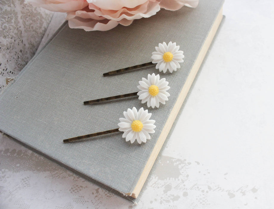 Daisy Bobby Pins - Set of 3